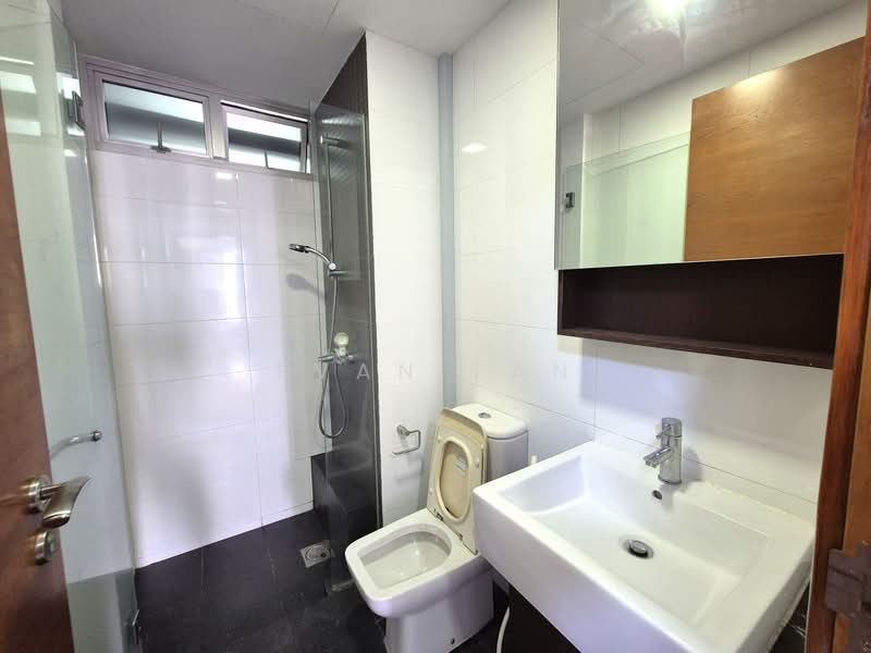 The Parc Condominium, 3 West Coast Walk, Room Rental, 100 sqft, Condominium For Rent, by Evan Tan, 500145763 - Bathroom - PropertyGuru.com.sg