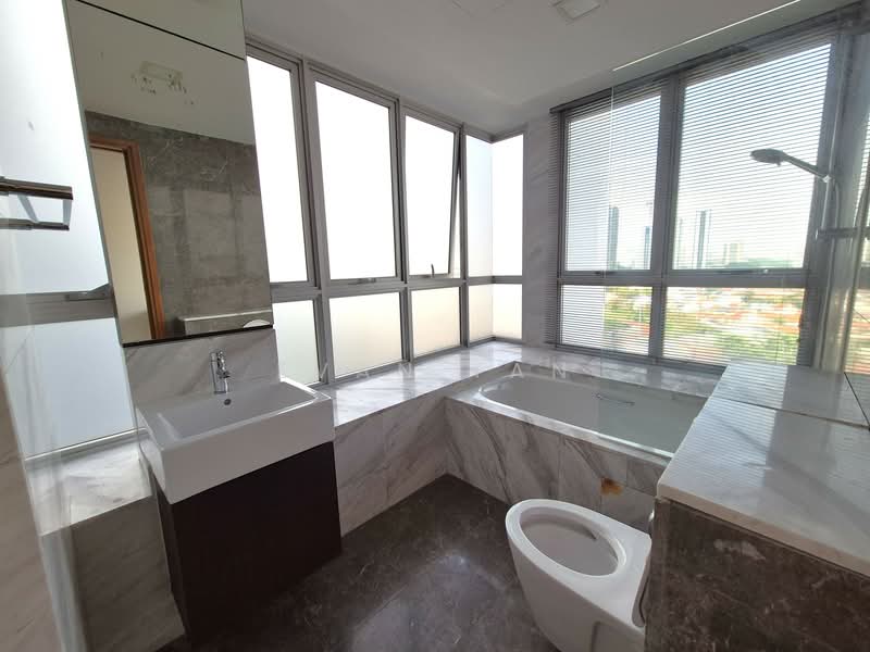 The Parc Condominium, 3 West Coast Walk, Room Rental, 200 sqft, Condominium For Rent, by Evan Tan, 500145764 - Bathroom - PropertyGuru.com.sg