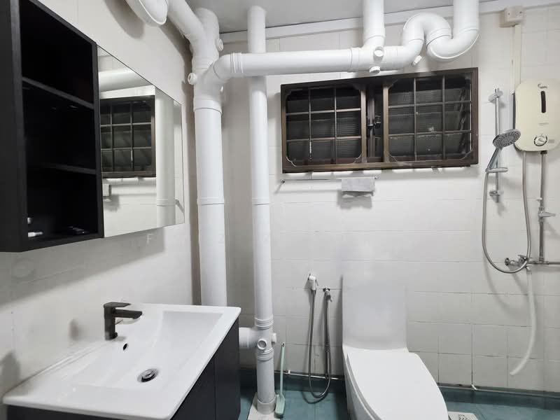 928 Hougang Street 91, 928 Hougang Street 91, 3 Bedrooms, 1,087 sqft, HDB Flat For Sale, by Faiz Zaffre, 500145778 - Master Bathroom - PropertyGuru.com.sg