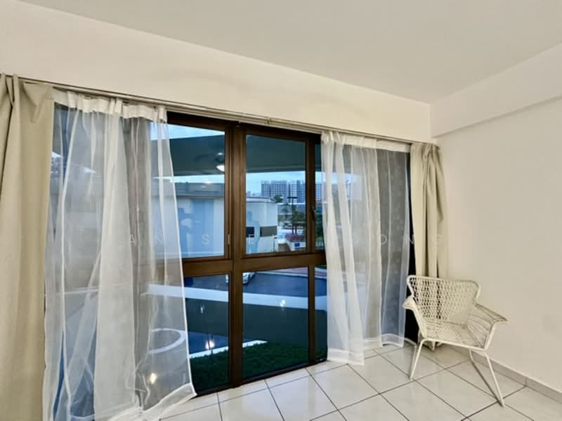 The Tanamera, 5 Tanah Merah Kechil Road, 2 Bedrooms, 958 sqft, Condominium For Rent, by Tan Siew Foong, 500145779 - Balcony - PropertyGuru.com.sg