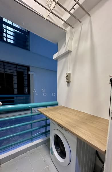 The Tanamera, 5 Tanah Merah Kechil Road, 2 Bedrooms, 958 sqft, Condominium For Rent, by Tan Siew Foong, 500145779 - Balcony - PropertyGuru.com.sg
