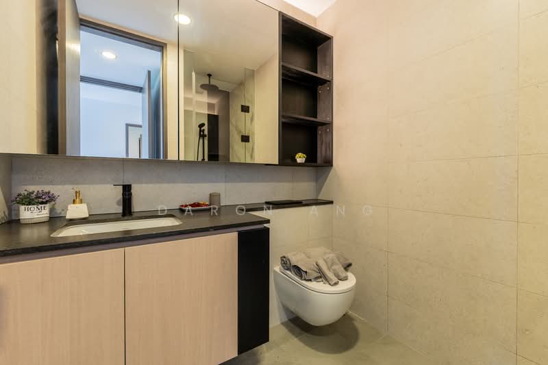 Undervalued Freehold, Cheaper than Leasehold New Condo, , 2 Bedrooms, 678 sqft, Condominium For Sale, by Daron Ang, 500145780 - Bathroom - PropertyGuru.com.sg