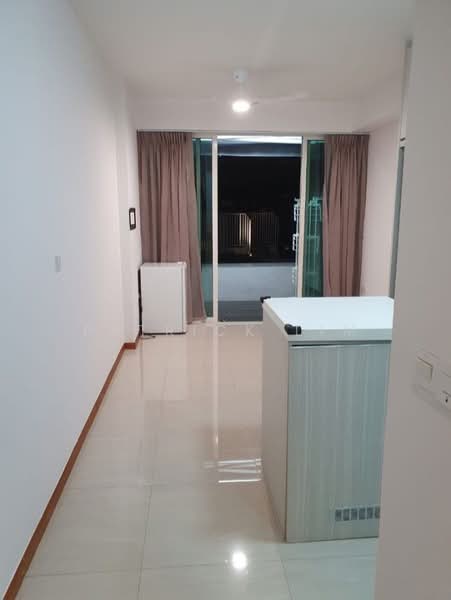 1 Canberra, 11 Canberra Drive, Studio, 380 sqft, Executive Condominium For Rent, by Patrick Lim, 500145814 - Common area towards Balcony - PropertyGuru.com.sg