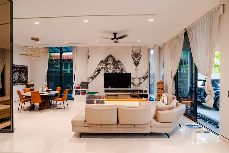ALMOST BRAND NEW 3.5 STRY DETACHED HOUSE, LENGKONG LIMA/ LENGKONG EMPAT/ LENGKONG DUA, 8 Bedrooms, 8,000 sqft, Detached House For Sale, by Alvin Tan, 500145841 - Living Room - PropertyGuru.com.sg