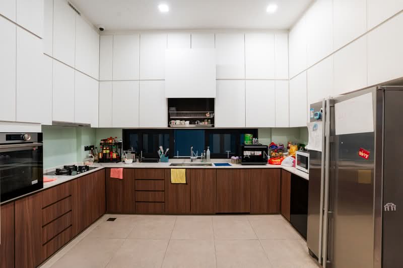 ALMOST BRAND NEW 3.5 STRY DETACHED HOUSE, LENGKONG LIMA/ LENGKONG EMPAT/ LENGKONG DUA, 8 Bedrooms, 8,000 sqft, Detached House For Sale, by Alvin Tan, 500145841 - Kitchen - PropertyGuru.com.sg