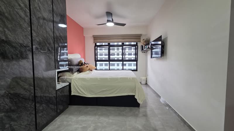 606D Tampines Street 61, 606D Tampines Street 61, 4 Bedrooms, 1,281 sqft, HDB Flat For Sale, by Jocelyn Or, 500145849 - Master bedroom 1 with attached bathroom - PropertyGuru.com.sg