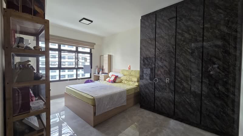 606D Tampines Street 61, 606D Tampines Street 61, 4 Bedrooms, 1,281 sqft, HDB Flat For Sale, by Jocelyn Or, 500145849 - Master bedroom 2 with attached bathroom - PropertyGuru.com.sg
