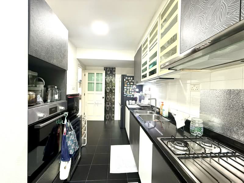Beautiful Three Storey Terrace for Sale near Pasir Ris MRT, , 6 Bedrooms, 3,200 sqft, Terraced House For Sale, by Lindy Lee, 500145853 - Kitchen - PropertyGuru.com.sg