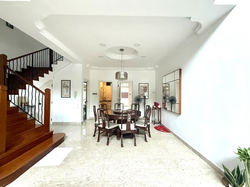 Beautiful Three Storey Terrace for Sale near Pasir Ris MRT, , 6 Bedrooms, 3,200 sqft, Terraced House For Sale, by Lindy Lee, 500145853 - Dining Area - PropertyGuru.com.sg