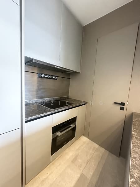 Perfect Ten, , 2 Bedrooms, 753 sqft, Apartment For Sale, by Suzie Ang, 500145859 - Kitchen - PropertyGuru.com.sg