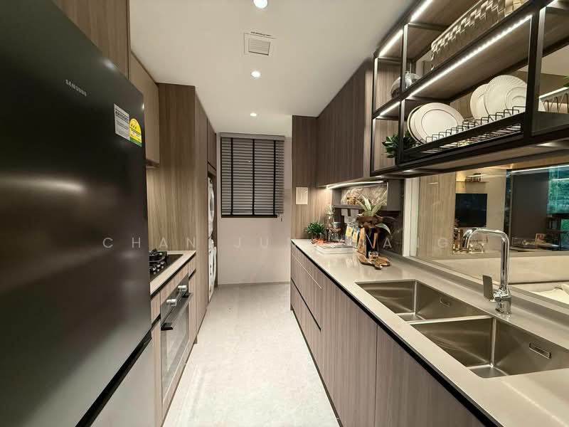 Blossoms @ Woodleigh, 14 Woodleigh Close, 3 Bedrooms, 1,195 sqft, Condominium For Sale, by Chan Jun Xiang, 500145862 - Kitchen - PropertyGuru.com.sg