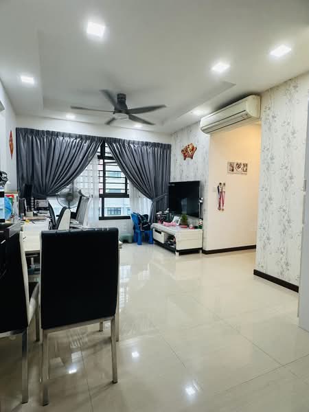 508A Yishun Avenue 4, 508A Yishun Avenue 4, 2 Bedrooms, 732 sqft, HDB Flat For Sale, by Michelle Ong, 500145868 - Living Room - PropertyGuru.com.sg