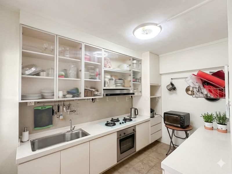 492C Tampines Street 45, 492C Tampines Street 45, 3 Bedrooms, 1,324 sqft, HDB Flat For Sale, by Michelle Ong, 500145906 - Kitchen - PropertyGuru.com.sg