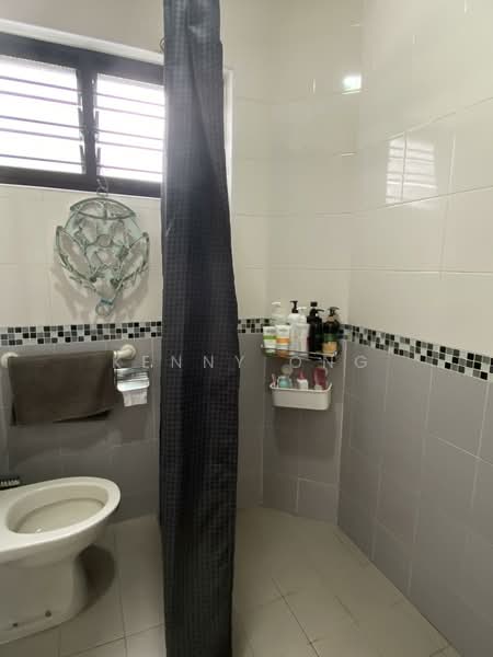 118 Clementi Street 13, 118 Clementi Street 13, 3 Bedrooms, 1,119 sqft, HDB Flat For Sale, by Kenny Ong, 500145921 - Bathroom - PropertyGuru.com.sg