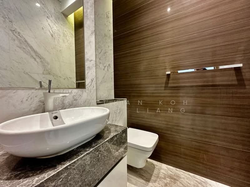 111 Emerald Hill, 111 Emerald Hill, 3 Bedrooms, 2,121 sqft, Condominium For Sale, by Jonathan Koh Chiang Liang, 500145931 - Bathroom - PropertyGuru.com.sg