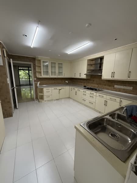 The Arcadia (Arcadia Gardens), 239 Arcadia Road, 5 Bedrooms, 6,566 sqft, Condominium For Sale, by Roger Ho, 500145934 - Kitchen - PropertyGuru.com.sg