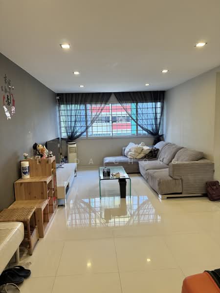 785 Yishun Avenue 2, 785 Yishun Avenue 2, 3 Bedrooms, 1,302 sqft, HDB Flat For Sale, by Linda Chong, 500145943 - Living Room - PropertyGuru.com.sg