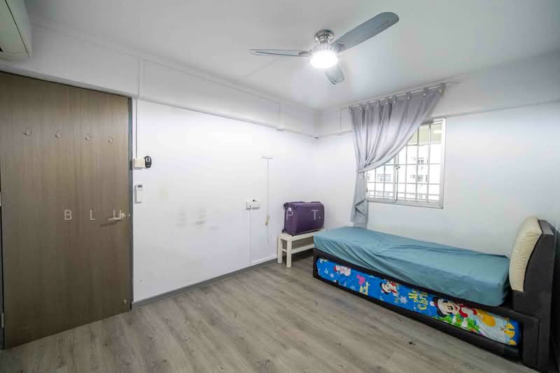 4 Lorong Lew Lian, 4 Lorong Lew Lian, 2 Bedrooms, 688 sqft, HDB Flat For Sale, by CLARENCE LIANG, 500145955 - Bedroom - PropertyGuru.com.sg