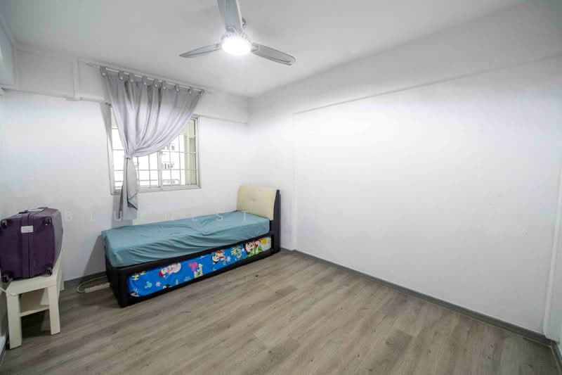 4 Lorong Lew Lian, 4 Lorong Lew Lian, 2 Bedrooms, 688 sqft, HDB Flat For Sale, by CLARENCE LIANG, 500145955 - Bedroom - PropertyGuru.com.sg