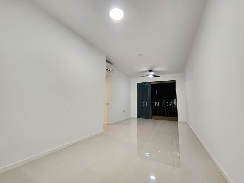 Treasure at Tampines, 11 Tampines Lane, 3 Bedrooms, 1,012 sqft, Condominium For Sale, by Alec Soong, 500145958 - Living Room - PropertyGuru.com.sg