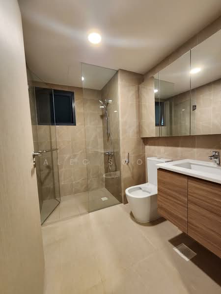 Treasure at Tampines, 11 Tampines Lane, 3 Bedrooms, 1,012 sqft, Condominium For Sale, by Alec Soong, 500145958 - Bathroom - PropertyGuru.com.sg