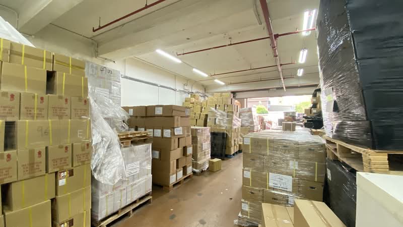 B2 Industrial with Loading Bay at Eunos Kaki Bukit, Eunos Kaki Bukit, 5,048 sqft, Factory / Workshop (B2) For Sale, by Eric Chan 陳鴻運, 500145973 - Interior - CommercialGuru.com.sg