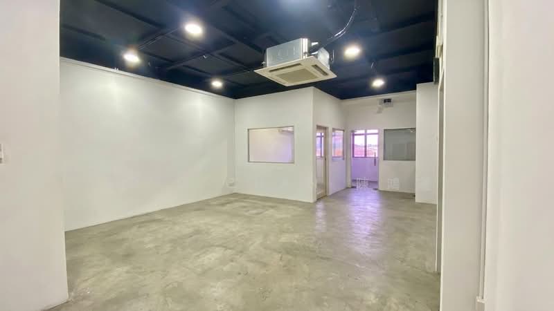 B2 Industrial with Loading Bay at Eunos Kaki Bukit, Eunos Kaki Bukit, 4,542 sqft, Factory / Workshop (B2) For Sale, by Eric Chan 陳鴻運, 500145973 - Interior - CommercialGuru.com.sg