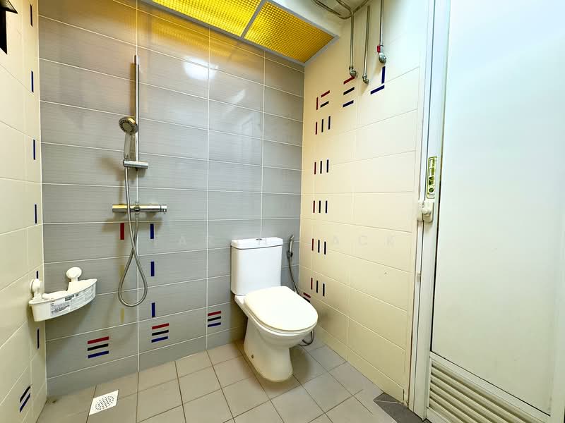 808A Choa Chu Kang Avenue 1, 808A Choa Chu Kang Avenue 1, 3 Bedrooms, 990 sqft, HDB Flat For Sale, by Farah Zack, 500145980 - Bathroom - PropertyGuru.com.sg