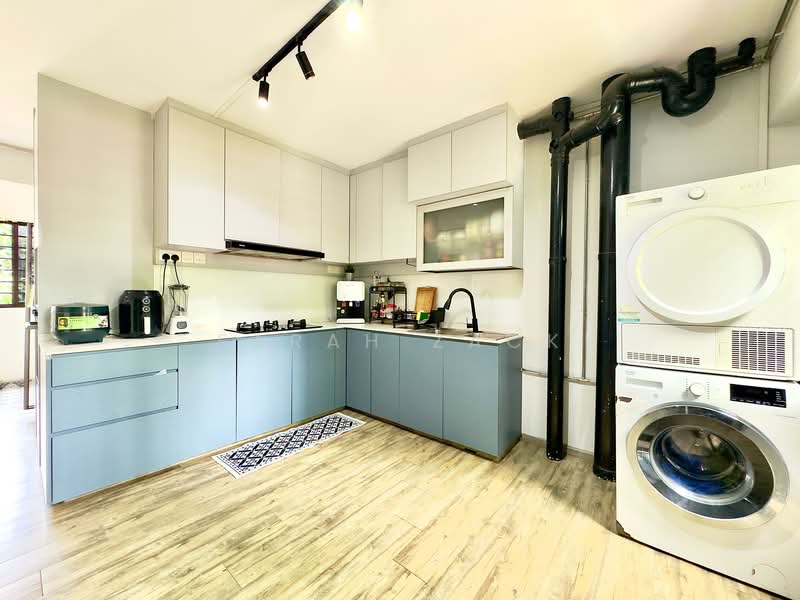 730 Tampines Street 71, 730 Tampines Street 71, 4 Bedrooms, 1,335 sqft, HDB Flat For Sale, by Farah Zack, 500145994 - Kitchen - PropertyGuru.com.sg