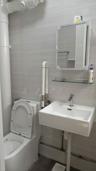980 Jurong West Street 93, 980 Jurong West Street 93, 3 Bedrooms, 1,216 sqft, HDB Flat For Rent, by SHIRLEY, 500146003 - Bathroom - PropertyGuru.com.sg