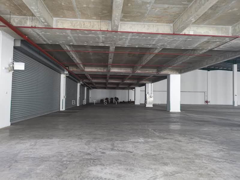 Warehouse Near Changi Airport - 8m Clear Height & 9 Dedicated Bays, , 40,000 sqft, Warehouse For Rent, by Betsy Loh, 500146009 - Interior - CommercialGuru.com.sg