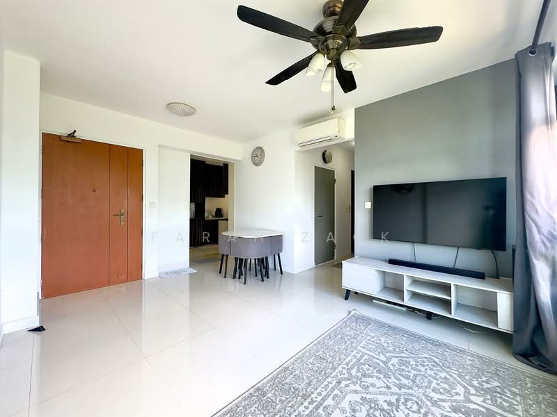 890A Tampines Avenue 1, 890A Tampines Avenue 1, 2 Bedrooms, 743 sqft, HDB Flat For Sale, by Farah Zack, 500146014 - Living Room - PropertyGuru.com.sg