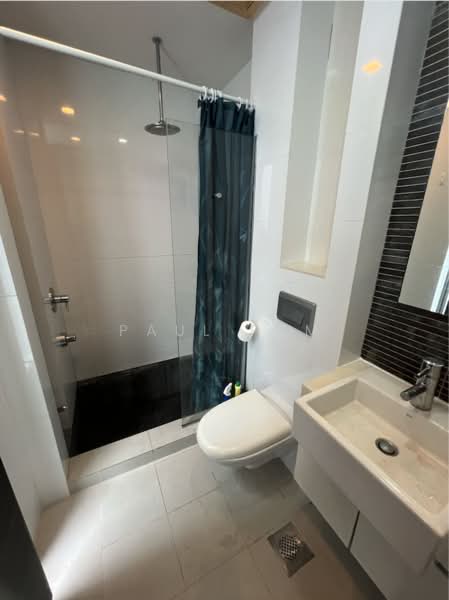 Robertson Edge, 18 Tong Watt Road, 1 Bedroom, 872 sqft, Apartment For Rent, by Paul Fam, 500146019 - Bathroom - PropertyGuru.com.sg