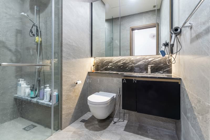 Daintree Residence, 11D Toh Tuck Road, 2 Bedrooms, 667 sqft, Condominium For Sale, by Dewi Tan, 500146022 - Bathroom - PropertyGuru.com.sg