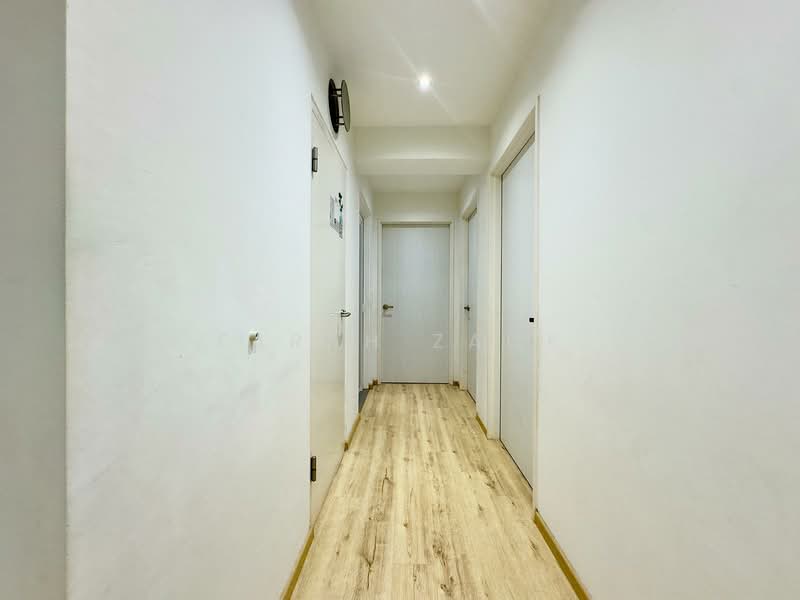 620B Tampines Street 61, 620B Tampines Street 61, 3 Bedrooms, 1,001 sqft, HDB Flat For Sale, by Farah Zack, 500146025 - Corridor - PropertyGuru.com.sg