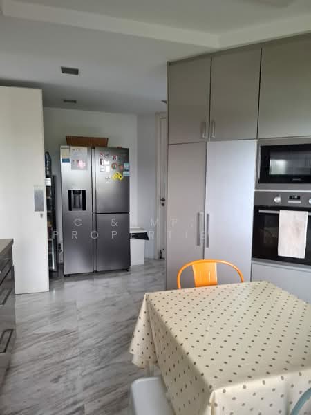 Nassim Mansion, 40 Nassim Hill, 4 Bedrooms, 3,520 sqft, Apartment For Rent, by WENDY, 500146037 - Kitchen - PropertyGuru.com.sg