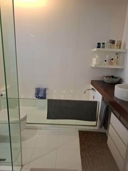 Nassim Mansion, 40 Nassim Hill, 4 Bedrooms, 3,520 sqft, Apartment For Rent, by WENDY, 500146037 - Bathroom - PropertyGuru.com.sg
