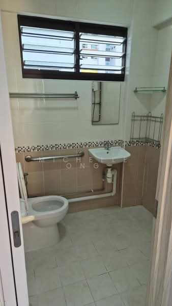 2 Teck Whye Avenue, 2 Teck Whye Avenue, Room Rental, 107 sqft, HDB Flat For Rent, by Michelle Ong, 500146041 - Bathroom - PropertyGuru.com.sg