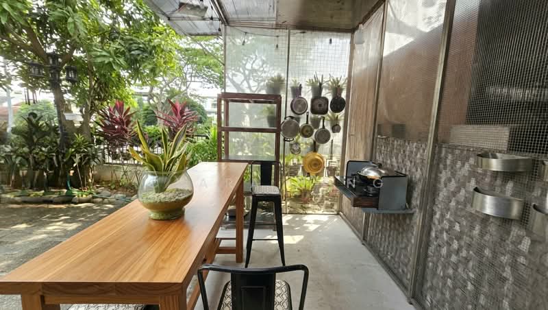 💲Rare Multi-Gen Huge Semi-D near Mall Buses Schs, etc. Large living spaces with further potential, Canberra | Sembawang | Yishun, 5 Bedrooms, 4,000 sqft, Semi-Detached House For Sale, by Clara Heng, 500146050 - Outdoor Kitchen & Alfresco Dining area - PropertyGuru.com.sg