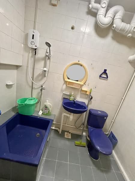 346 Kang Ching Road, 346 Kang Ching Road, 3 Bedrooms, 1,300 sqft, HDB Flat For Rent, by Rick Yang, 500146054 - Bathroom - PropertyGuru.com.sg