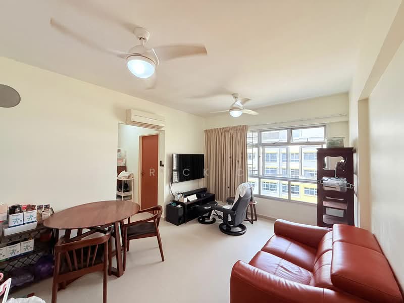 443D Bukit Batok West Avenue 8, 443D Bukit Batok West Avenue 8, 2 Bedrooms, 721 sqft, HDB Flat For Sale, by Patrick Chee, 500146073 - Living Room - PropertyGuru.com.sg