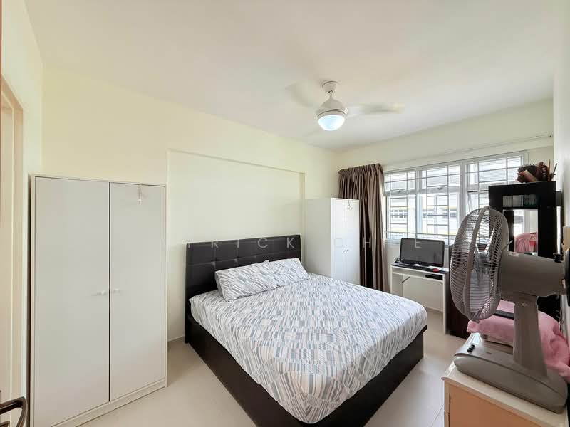 443D Bukit Batok West Avenue 8, 443D Bukit Batok West Avenue 8, 2 Bedrooms, 721 sqft, HDB Flat For Sale, by Patrick Chee, 500146073 - Bedroom - PropertyGuru.com.sg
