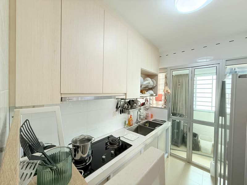 443D Bukit Batok West Avenue 8, 443D Bukit Batok West Avenue 8, 2 Bedrooms, 721 sqft, HDB Flat For Sale, by Patrick Chee, 500146073 - Kitchen - PropertyGuru.com.sg