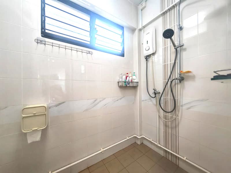721 Clementi West Street 2, 721 Clementi West Street 2, Room Rental, 150 sqft, HDB Flat For Rent, by Alyssa Huang 黄家敏, 500146078 - Bathroom - PropertyGuru.com.sg