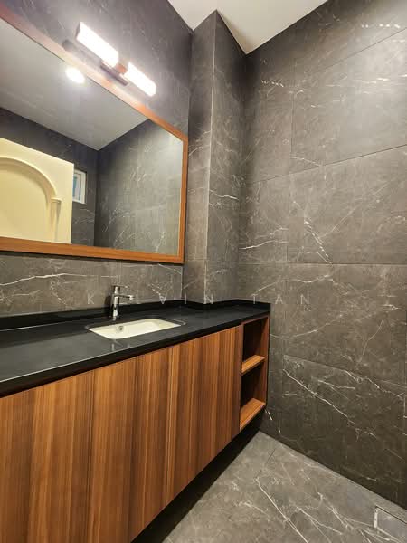 Frankel Estate, Frankel Avenua, 6 Bedrooms, 5,200 sqft, Semi-Detached House For Rent, by Kelvin Tan, 500146085 - Bathroom - PropertyGuru.com.sg