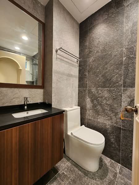 Frankel Estate, Frankel Avenua, 6 Bedrooms, 5,200 sqft, Semi-Detached House For Rent, by Kelvin Tan, 500146085 - Bathroom - PropertyGuru.com.sg