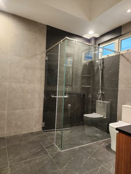 Frankel Estate, Frankel Avenua, 6 Bedrooms, 5,200 sqft, Semi-Detached House For Rent, by Kelvin Tan, 500146085 - Bathroom - PropertyGuru.com.sg