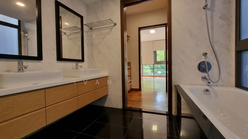 Shamrock Villas, Namly Place, 5 Bedrooms, 6,178 sqft, Cluster House For Rent, by Ivan Chin, 500146092 - Bathroom - PropertyGuru.com.sg