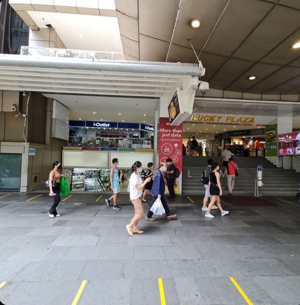 Lucky Plaza, 304 Orchard Road, 344 sqft, Mall Shop For Rent, by Regina Lim, 500146097 - Exterior - CommercialGuru.com.sg