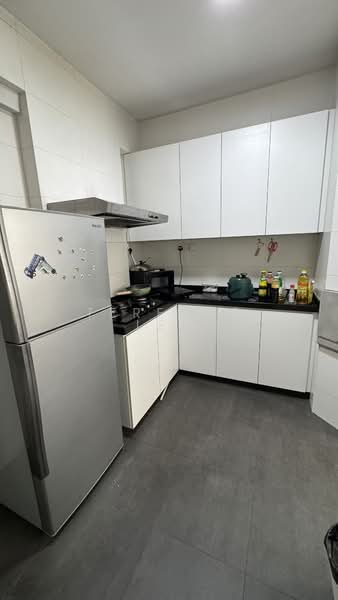 West Bay Condo, 56 West Coast Crescent, 3 Bedrooms, 1,219 sqft, Condominium For Sale, by Terence Lee, 500146100 - Kitchen - PropertyGuru.com.sg
